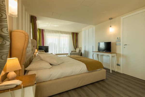 Junior Suite Terrace sea view - Image 6